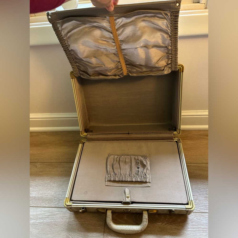 Vintage 1950โs Samsonite Shwayder Brothers Marble Cream Suitcase - Picture 6 of 11
